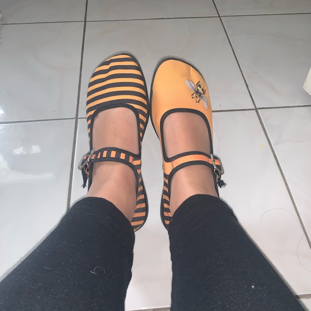 Mary Jane Bee Flats